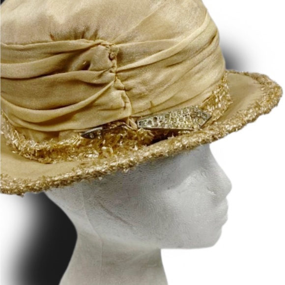 Rare- VTG Dobbs New York Derby Hat with Silver Hat pin & Raffia Trim - Picture 3 of 10